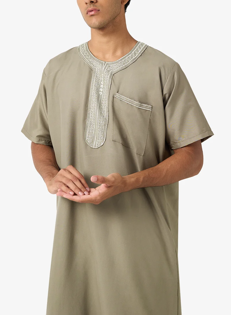 Robert Wood  Round Neck Classic Thobe for Men | Best Price UAE